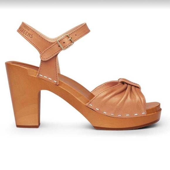 Free People Swedish Hasbeens NWT Bow Nature Camel Clog Sandal Best Style 🌸 - Picture 1 of 3